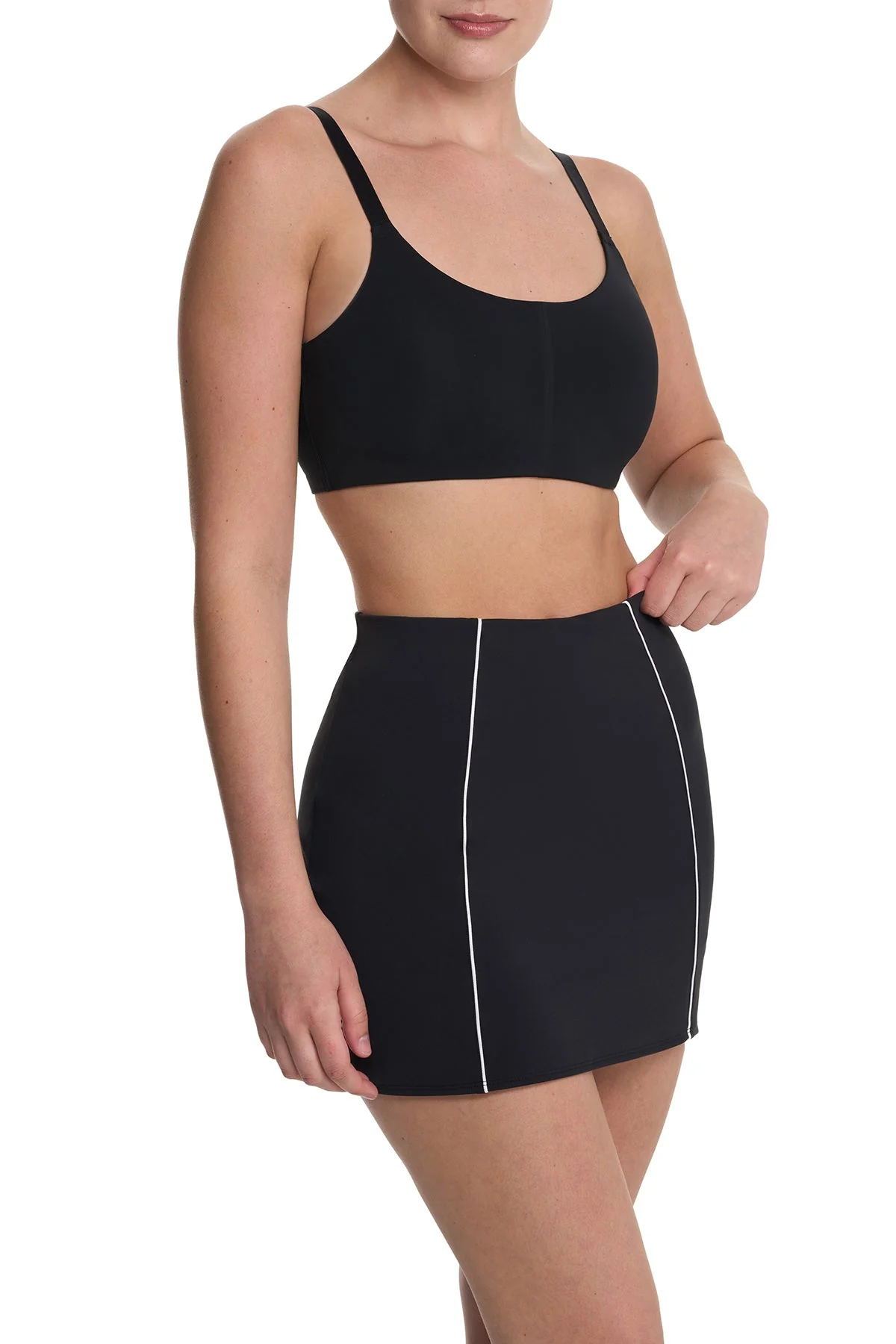 Elevate Convertible Wireless Sports Bra - Image 10