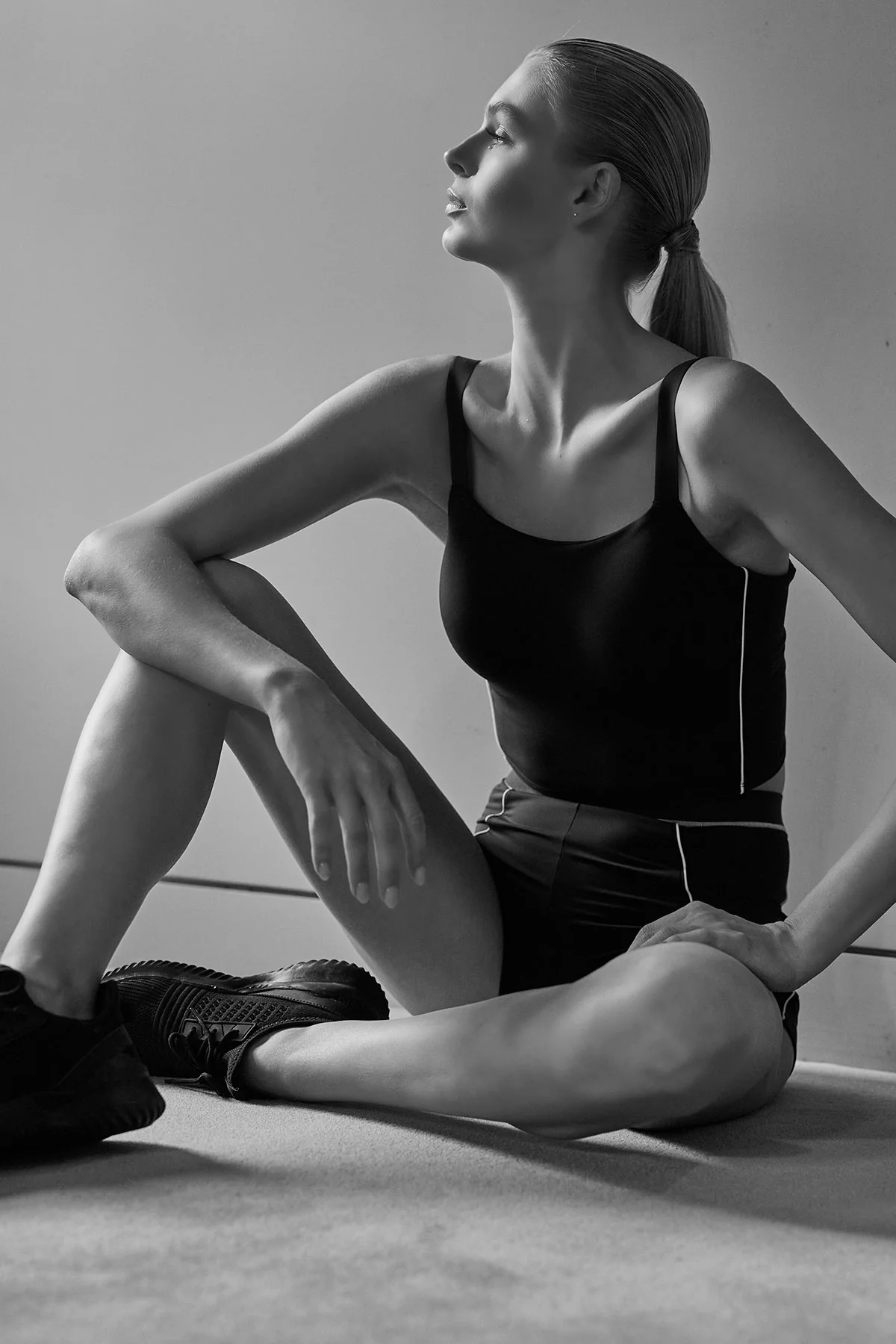 Explore Built-In Bra Sports Tank - Image 14
