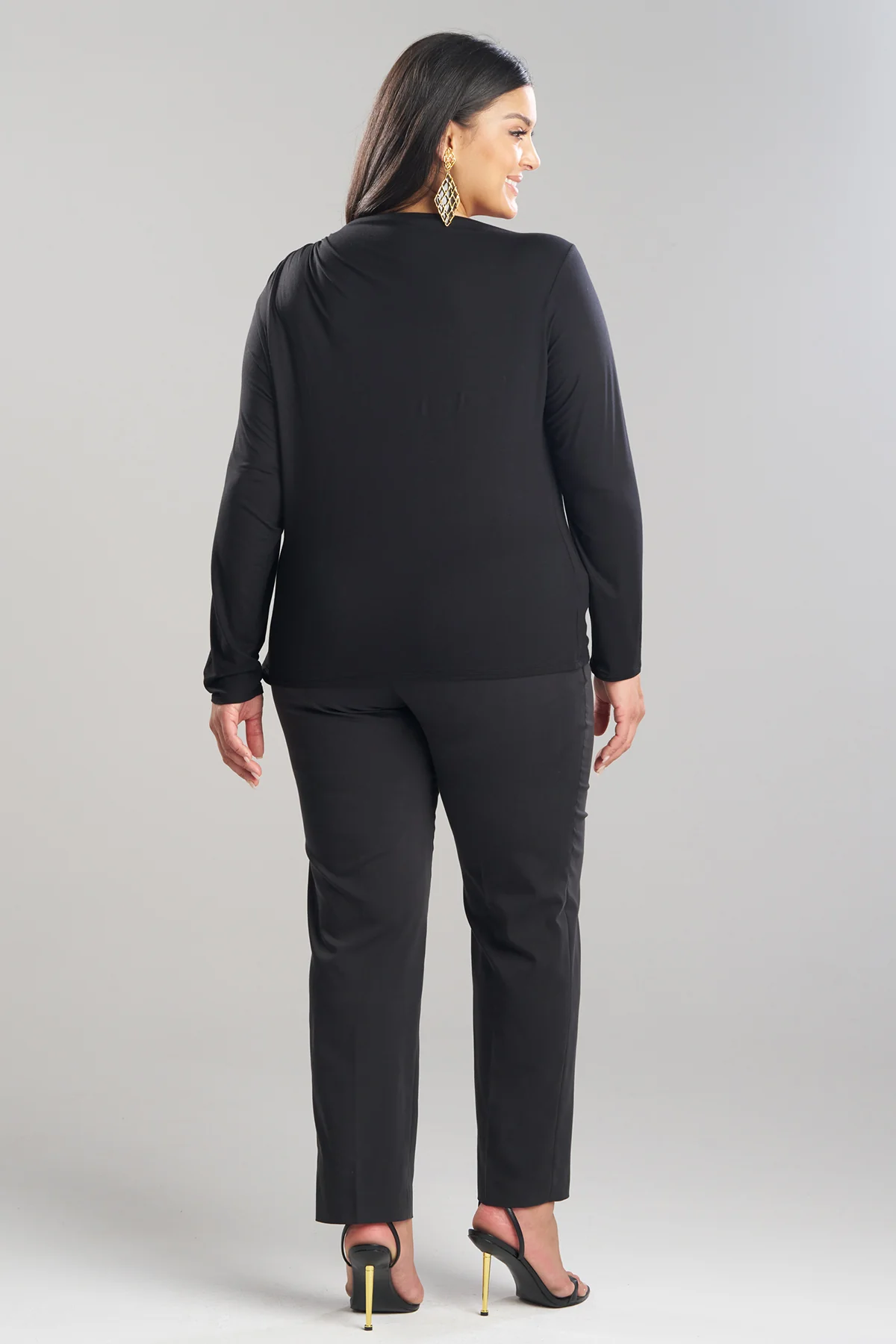 Feather Lightweight Knit Rouched Long Sleeve Top - Image 4