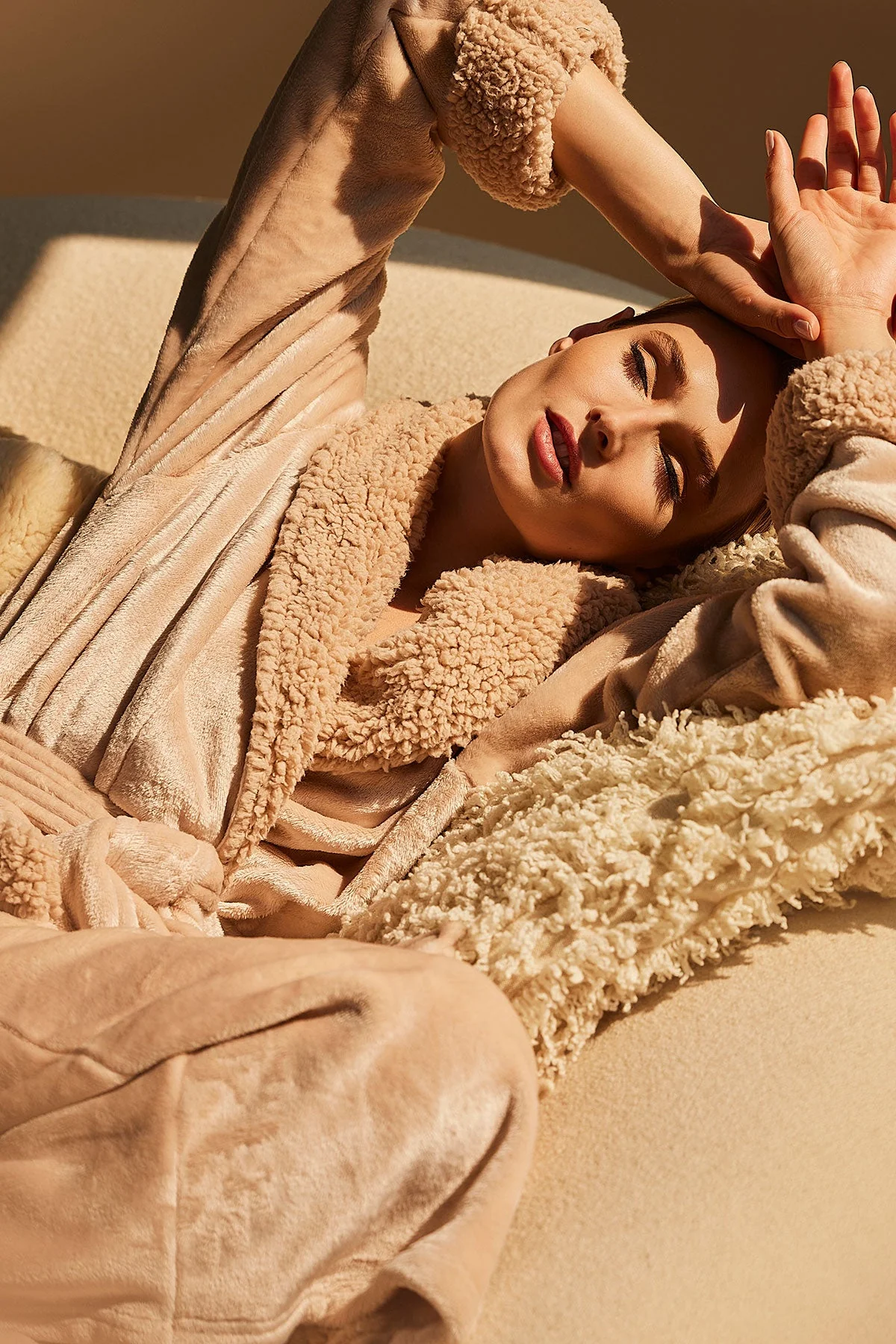 Plush Sherpa Robe - Image 4